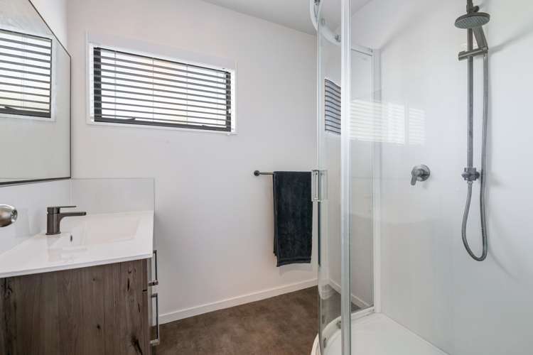 8 Empressa Heights Helensville_16