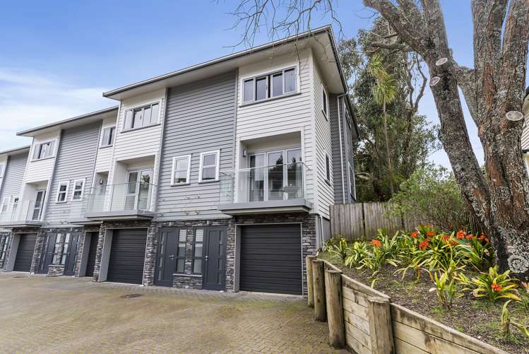 12/13 Kaihu Street Northcote_11