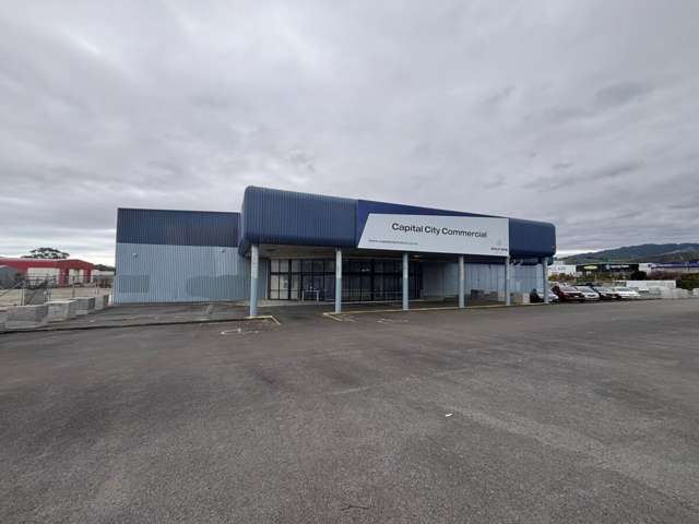 Yard Space With Canopy For Lease