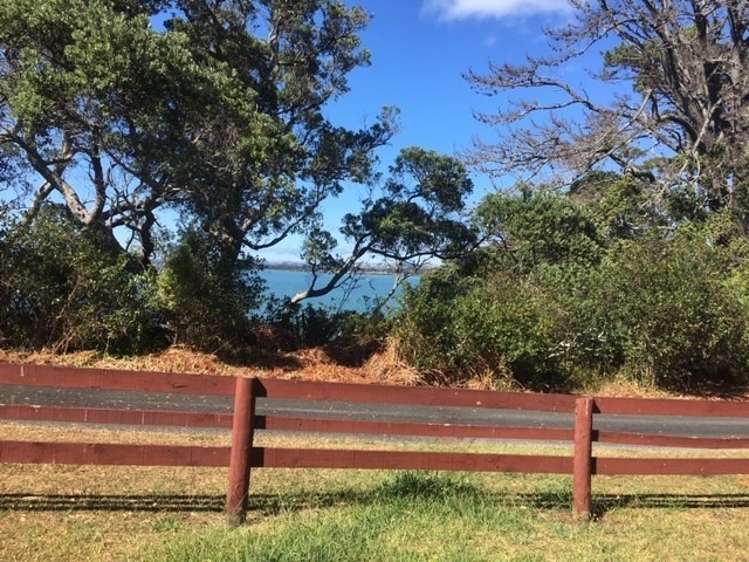 60 Ronald Avenue Glenbrook_2