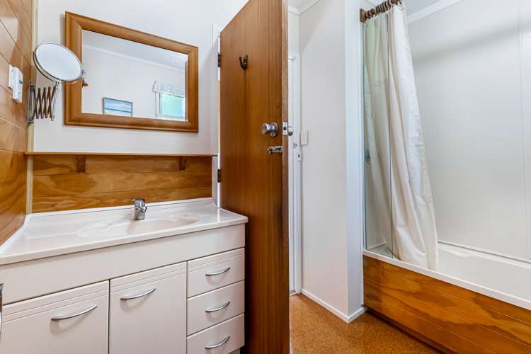 22 Opanuku Road Henderson Valley_24