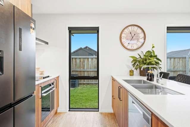 2 Earl Way Amberley_4