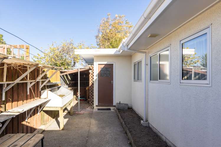 2/7 Weathers Place Taradale_15