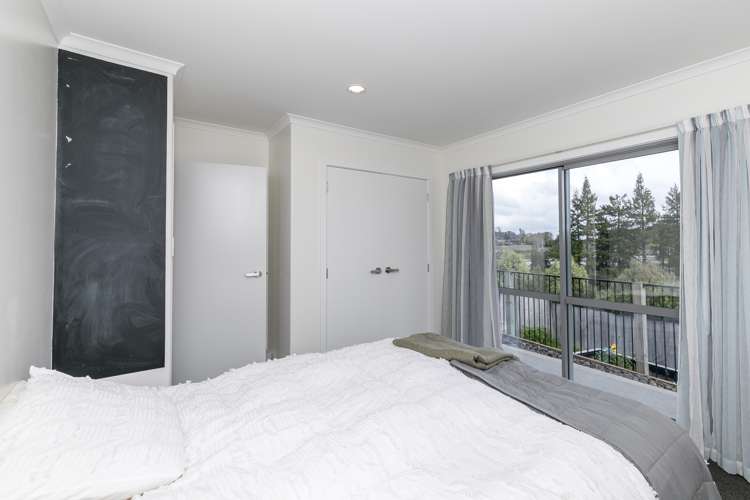 2 Blackwood Crescent Glenview_17