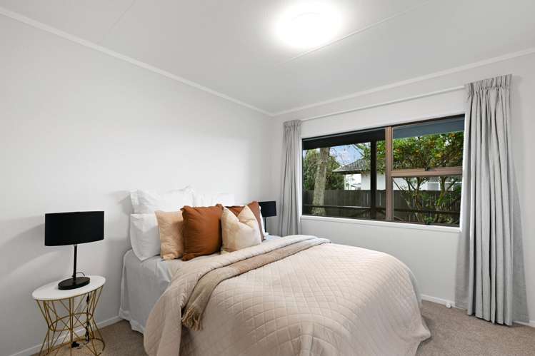 8 Elmwood Crescent Pukete_12