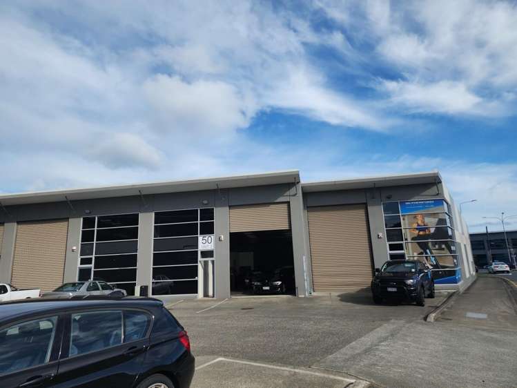 Unit 2, 50 Gracefield Road Gracefield_4