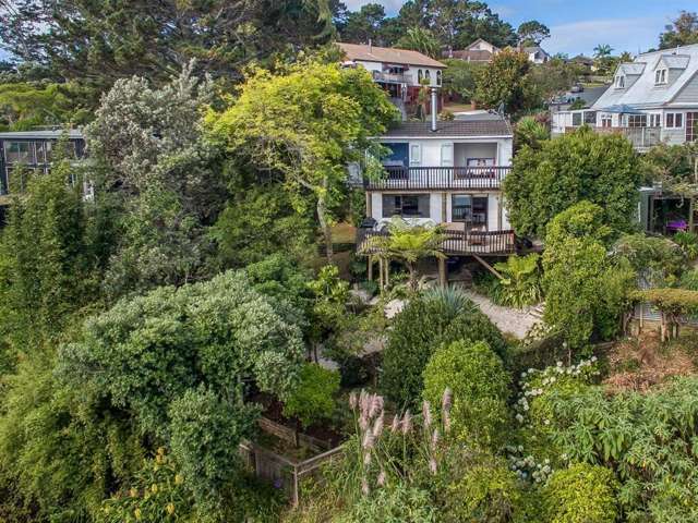 2/32 Jacaranda Avenue Beach Haven_3