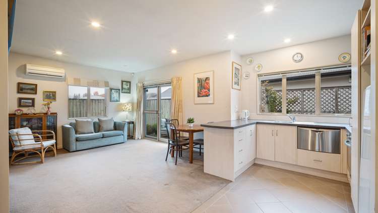 4/15 Derrett Place Saint Martins_5