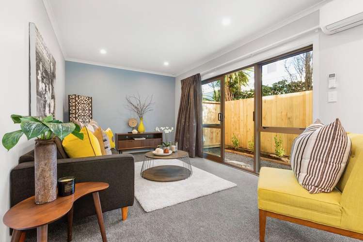 2/10 Gazeley Avenue_1