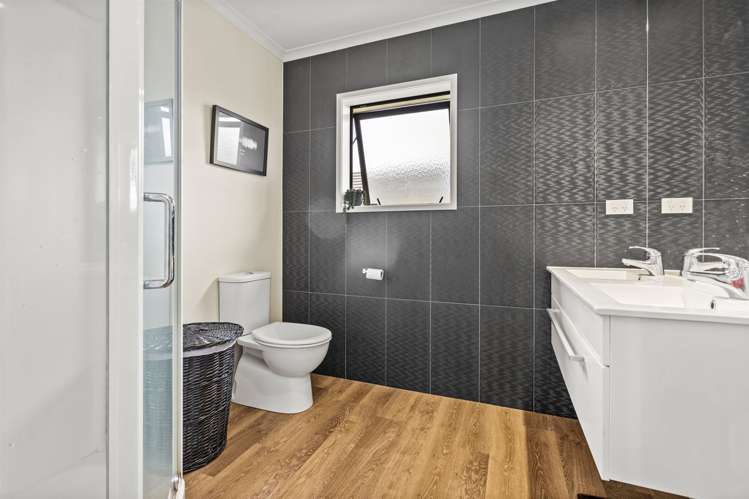 61 West Thompson Street Leamington_10