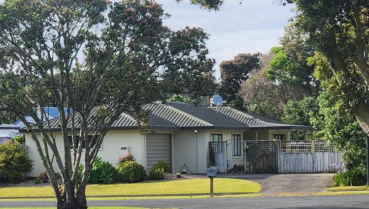 6 Papaunahi Road Bowentown_26