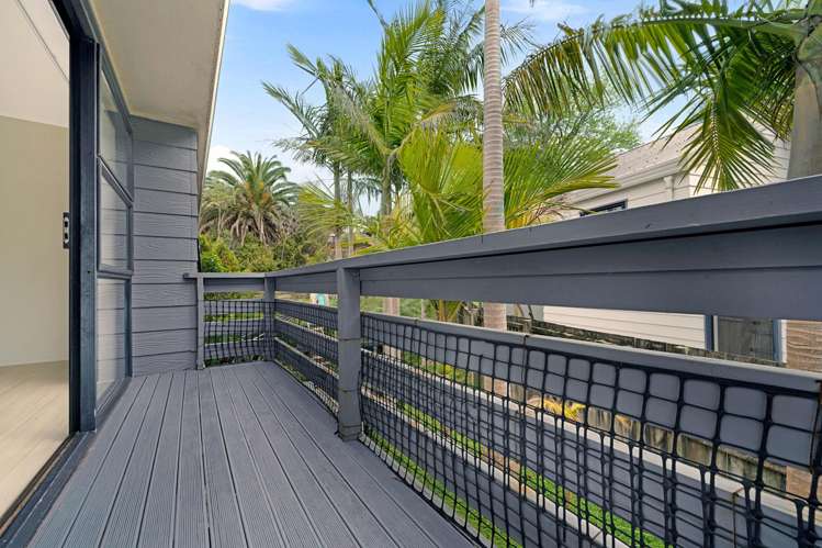8 Thalia Place Totara Vale_11