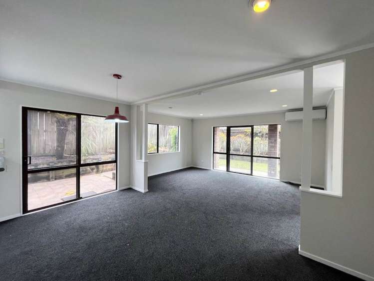 2/205 Abbotts Way Remuera_1