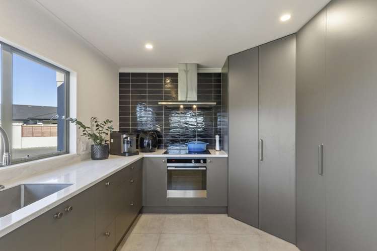 76a Smart Road Glen Avon_14