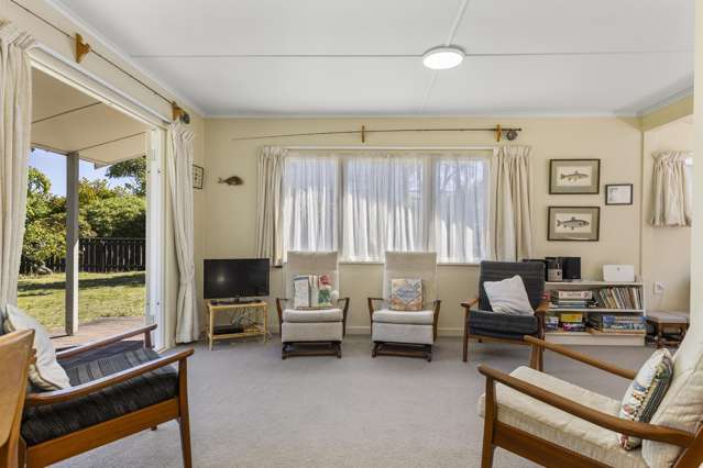 1 and 2/12 Kereru Street Two Mile Bay_3