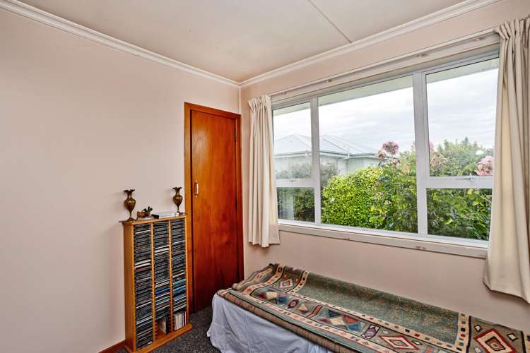 62 Lothian Crescent Strathern_15