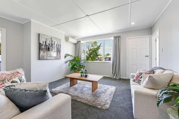 8 Mabian Crescent Deanwell_5