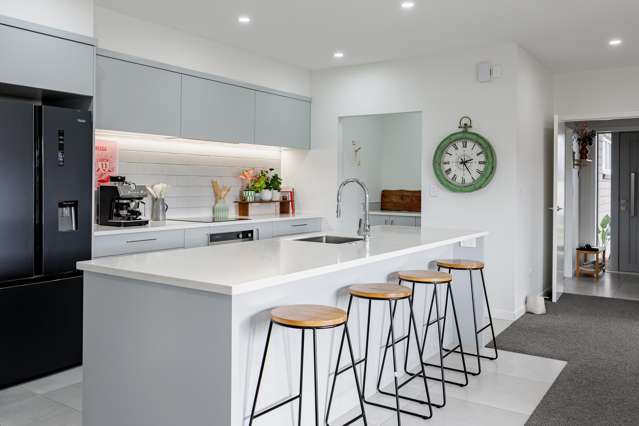 35 Arihi Crescent Frimley_2