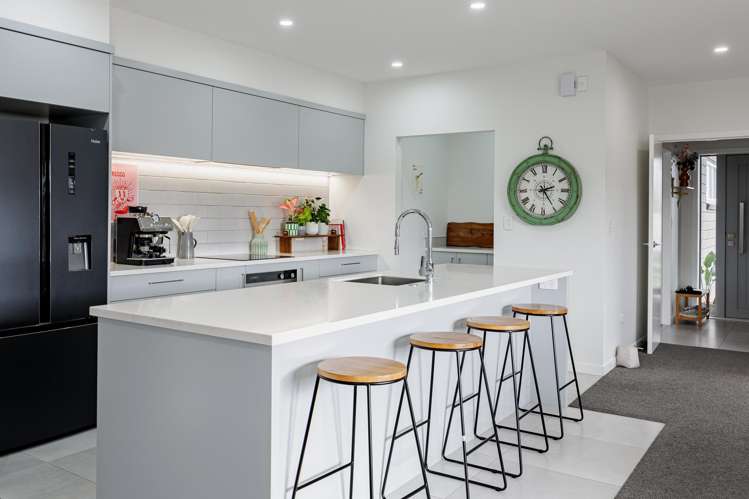 35 Arihi Crescent Frimley_2