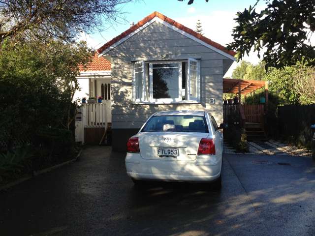 TUCKED AWAY, LOVELY  FAMILY HOME WITH 2 OUTDOO...