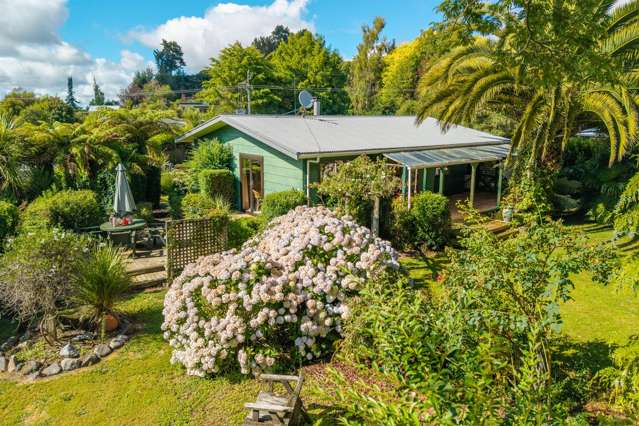 Quaint Country Cottage - A Perfect First Home!