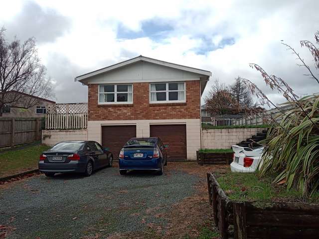 Sunny North West Home with Garage