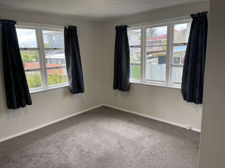 1/220 Russell Road_3