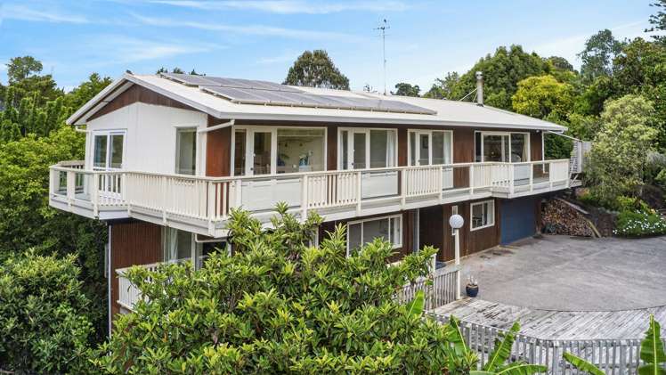 20 Colmar Road Mellons Bay_0