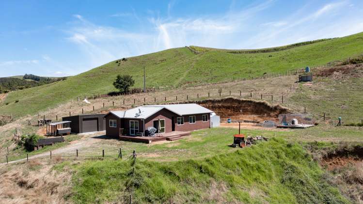 98 Pekanui Road Puketotara_16