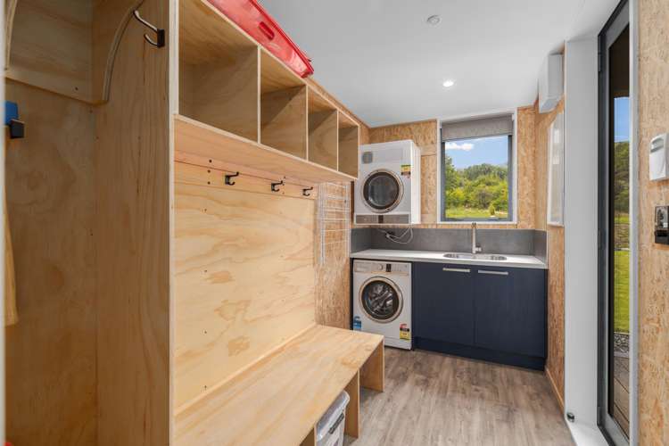 50 Luge Loop Castle Hill_14