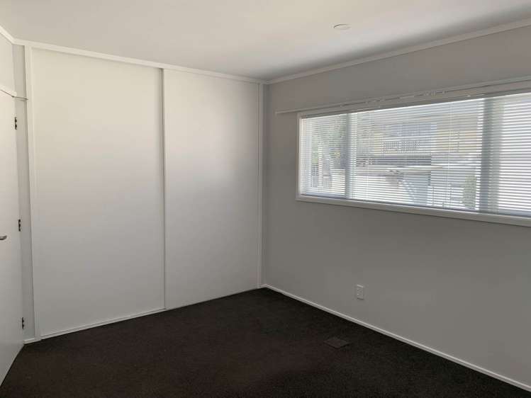 32 Okura River Road Okura_13