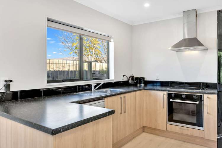 100 Barry Avenue_4