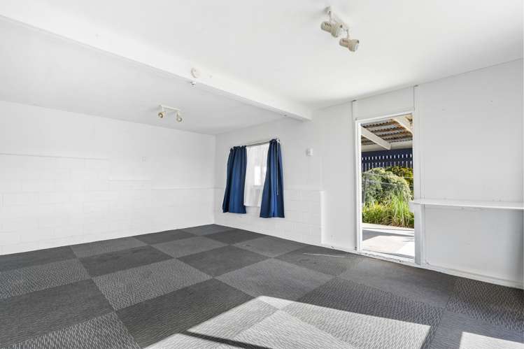 22 ToeToe Road Otaika_11