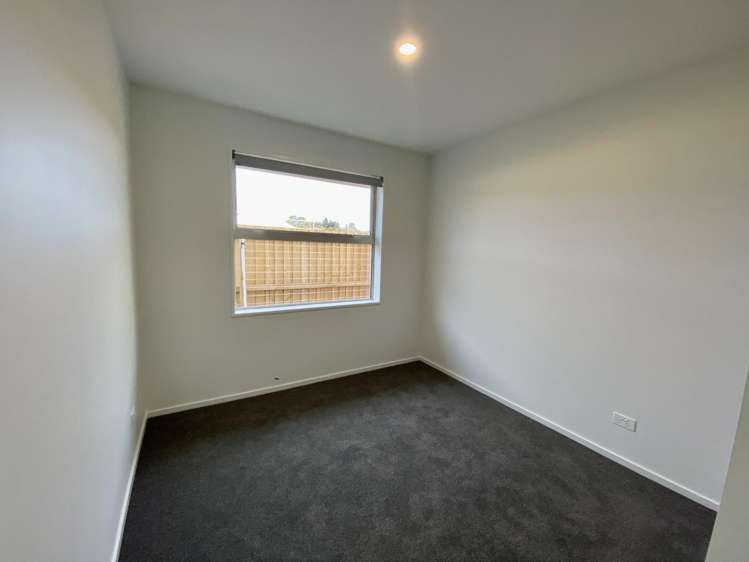 10 Accadia Drive 11103_11