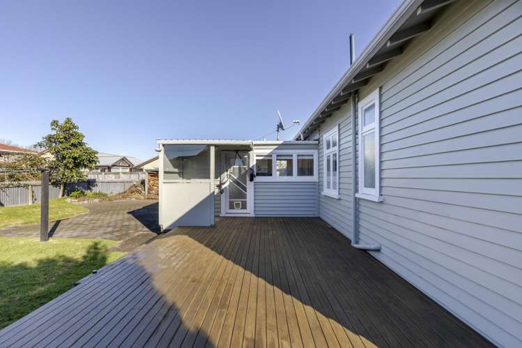 83 Tukapa Street Westown_23