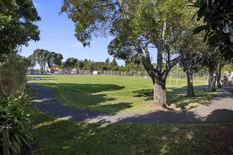 9D Paynters Avenue Strandon_15