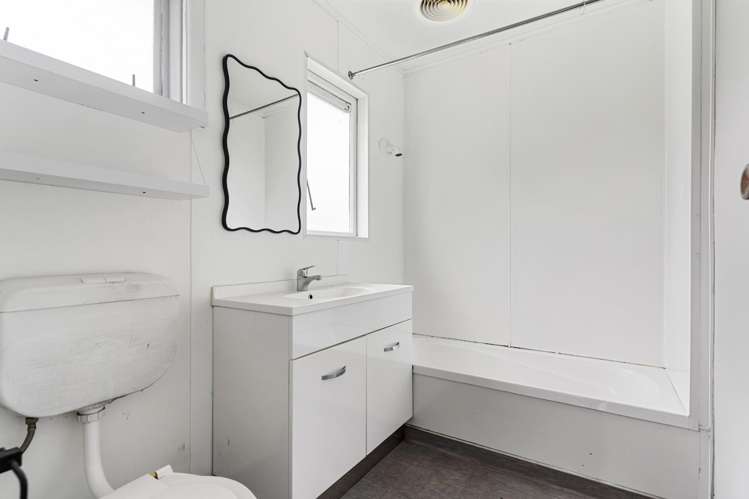 34 Williams Crescent Otara_11