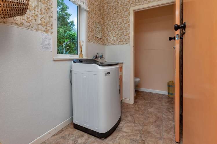 37 Valley View Road Otaika_32