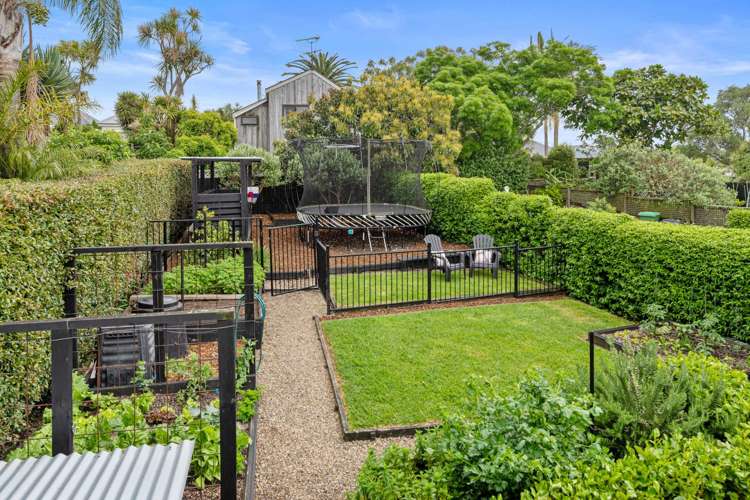 11 Shoal Bay Road Devonport_17