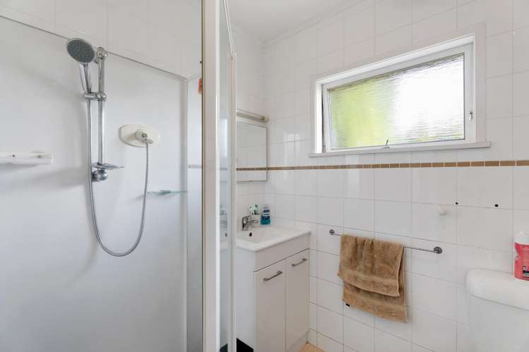 2/16 Kapiti Place Sunnynook_7