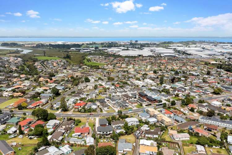 713 Massey Road Mangere_7