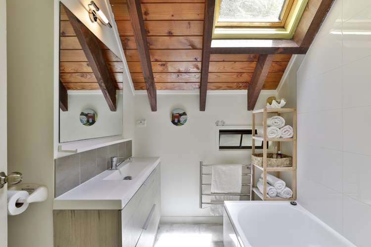 9 Valley Road Titirangi_7