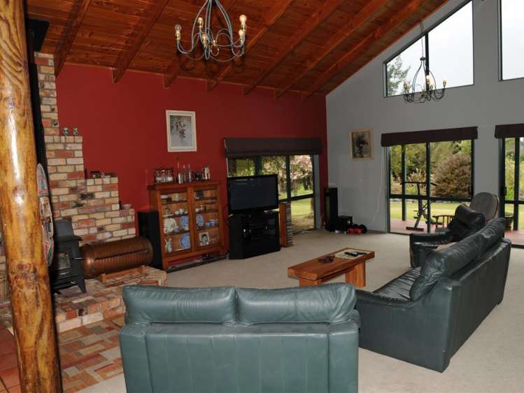 726 Whangamata Road Kinloch_14