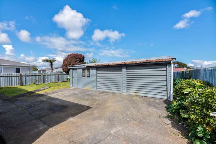 5 Alexander Crescent Otara_18