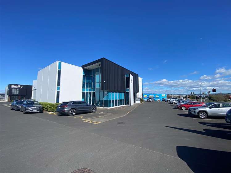 Part Ground Floor, 89 Church Road Pukete_7