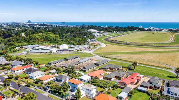 3 Saddle Row Welbourn_2