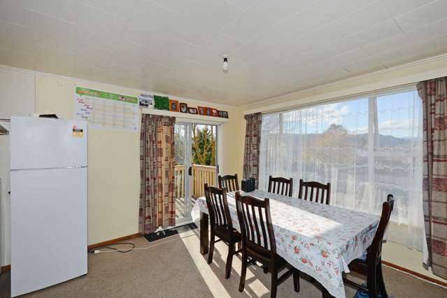 2/513 Fergusson Drive Trentham_1