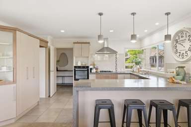 37 Tomika Crescent_3