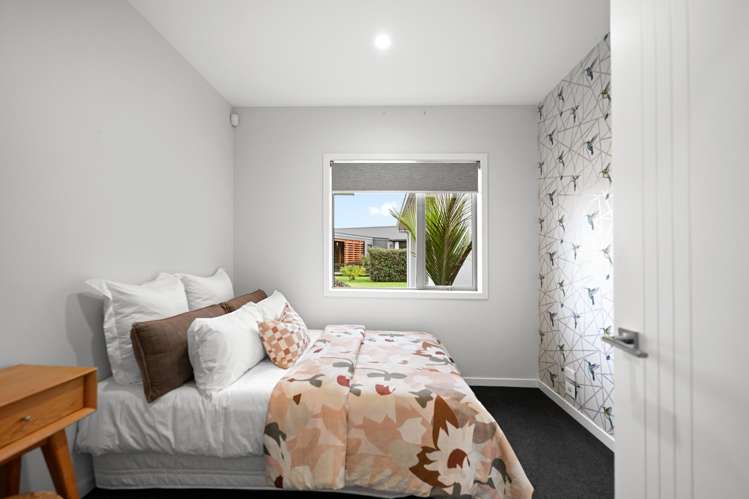 77 Baxter Michael Crescent Cambridge_17