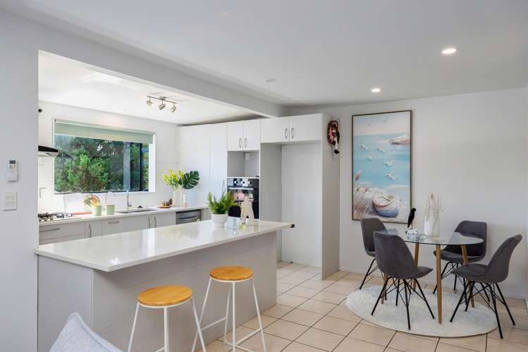 2/32 Tamahere Drive Glenfield_11